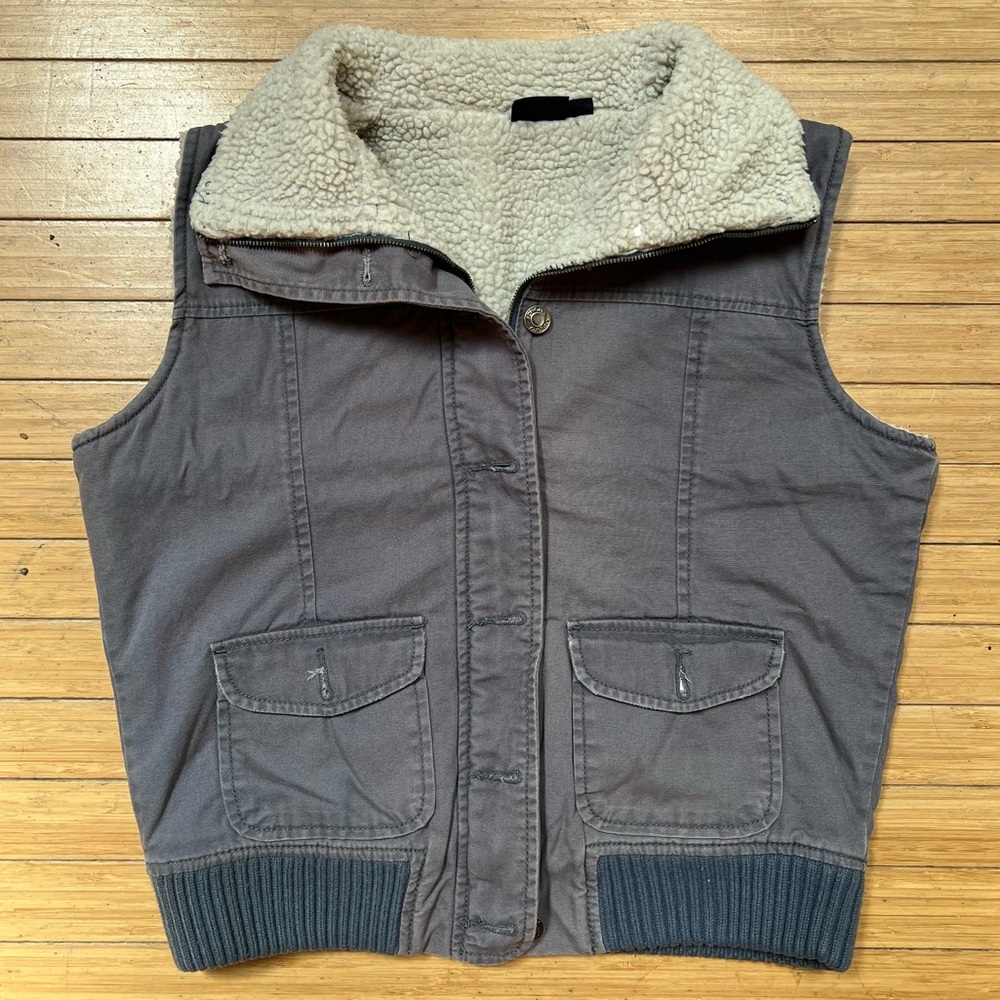 Sonoma Life+Style blue gray sherpa lined button zip up collared thick khaki vest